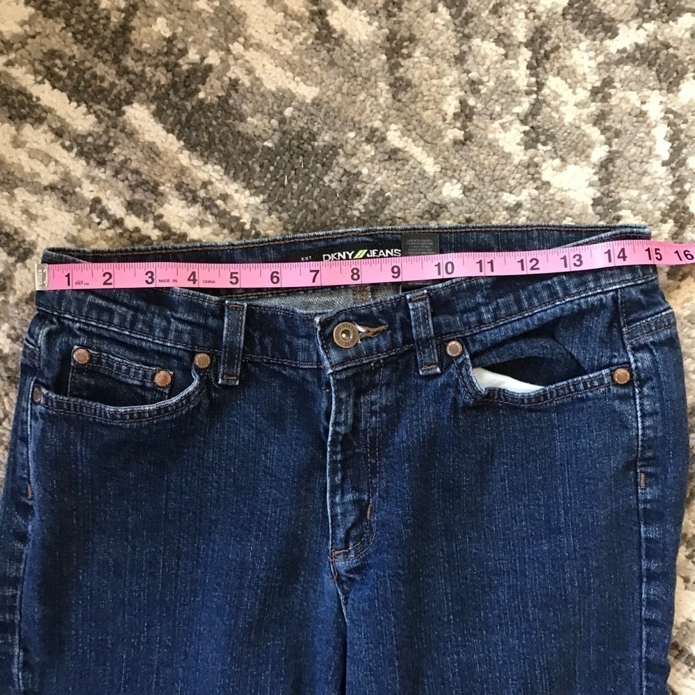 *DKNY so- low-lita Jeans GUC - Picture 3 of 9